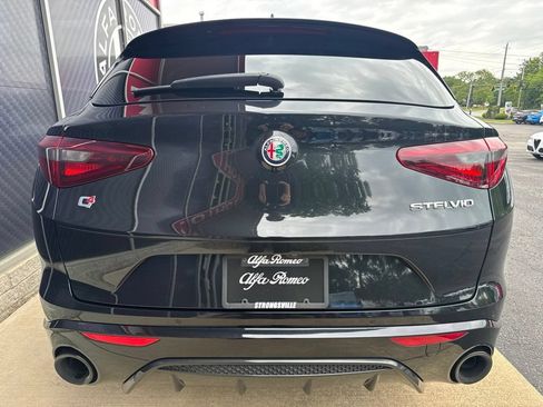 Used 2023 Alfa Romeo Stelvio Veloce AWD/4WD image 10