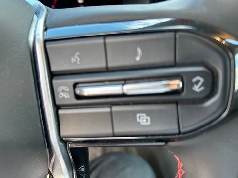 Used 2023 Chevrolet Colorado Z71 w/ Z71 Convenience Package 2 AWD/4WD image 13