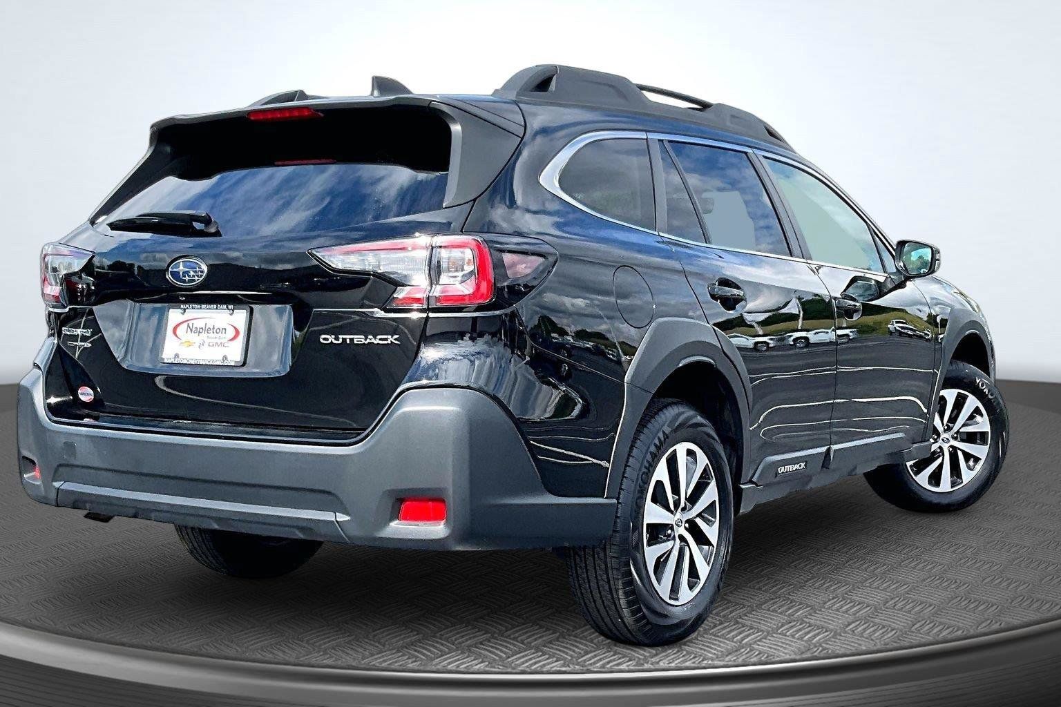 Used 2024 Subaru Outback Premium AWD/4WD image 2