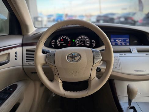 Used 2010 Toyota Avalon XLS image 11
