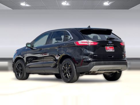 Used 2024 Ford Edge SEL image 7
