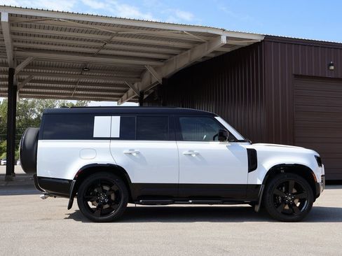 New 2025 Land Rover Defender 130 V8 AWD/4WD image 4