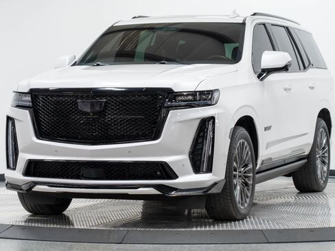 Used 2023 Cadillac Escalade V image 5