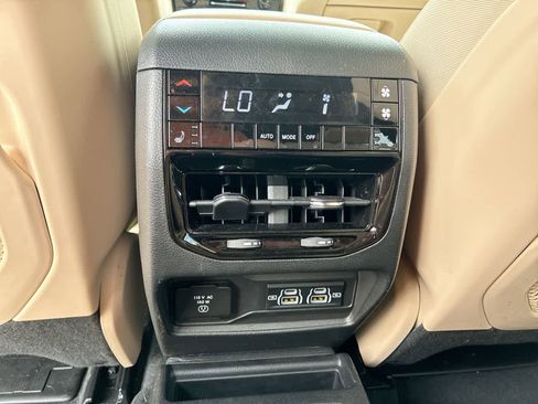Used 2024 Jeep Grand Cherokee L Limited RWD image 22