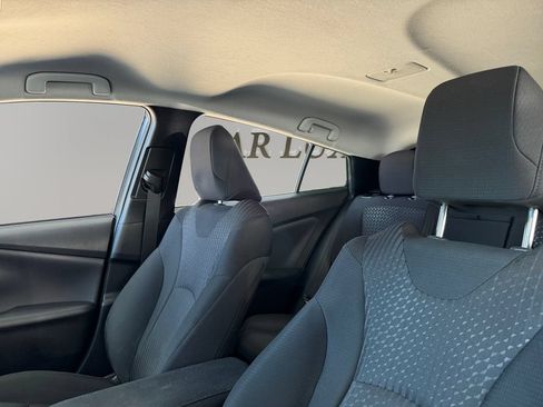 Used 2018 Toyota Prius Two w/ Prius Two Safety Plus Package FWD image 9