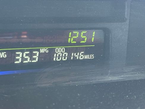 Used 2014 Toyota Prius V Five FWD image 10