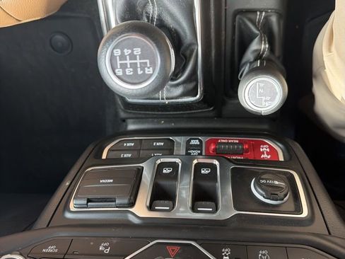 Used 2023 Jeep Wrangler Rubicon w/ Steel Bumper Group AWD/4WD image 22