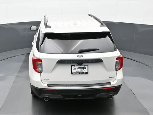 Used 2023 Ford Explorer XLT w/ Equipment Group 202A AWD/4WD image 31