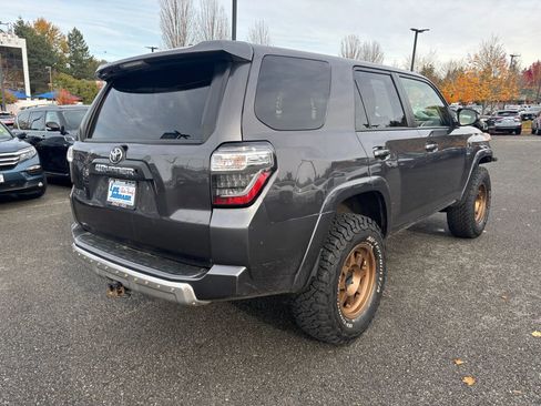 Used 2018 Toyota 4Runner TRD Off-Road Premium image 5