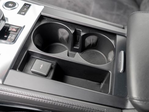 Used 2022 Jaguar F-PACE SVR image 27