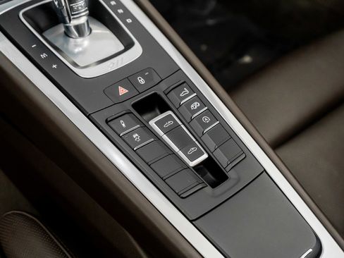 Used 2019 Porsche 911 Targa 4 GTS image 32