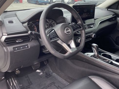 Used 2023 Nissan Altima 2.5 SR w/ SR Premium Package FWD image 21