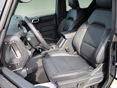 New 2026 Ford Bronco Outer Banks w/ Sasquatch Package AWD/4WD image 13
