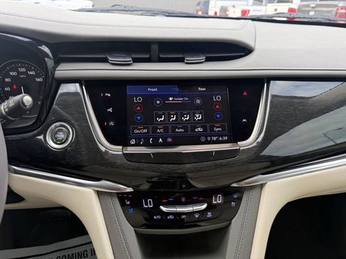 Used 2020 Cadillac XT6 Premium Luxury FWD image 26