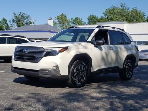 Certified 2025 Subaru Forester Premium AWD/4WD image 8