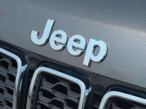 Certified 2021 Jeep Grand Cherokee Limited AWD/4WD image 12