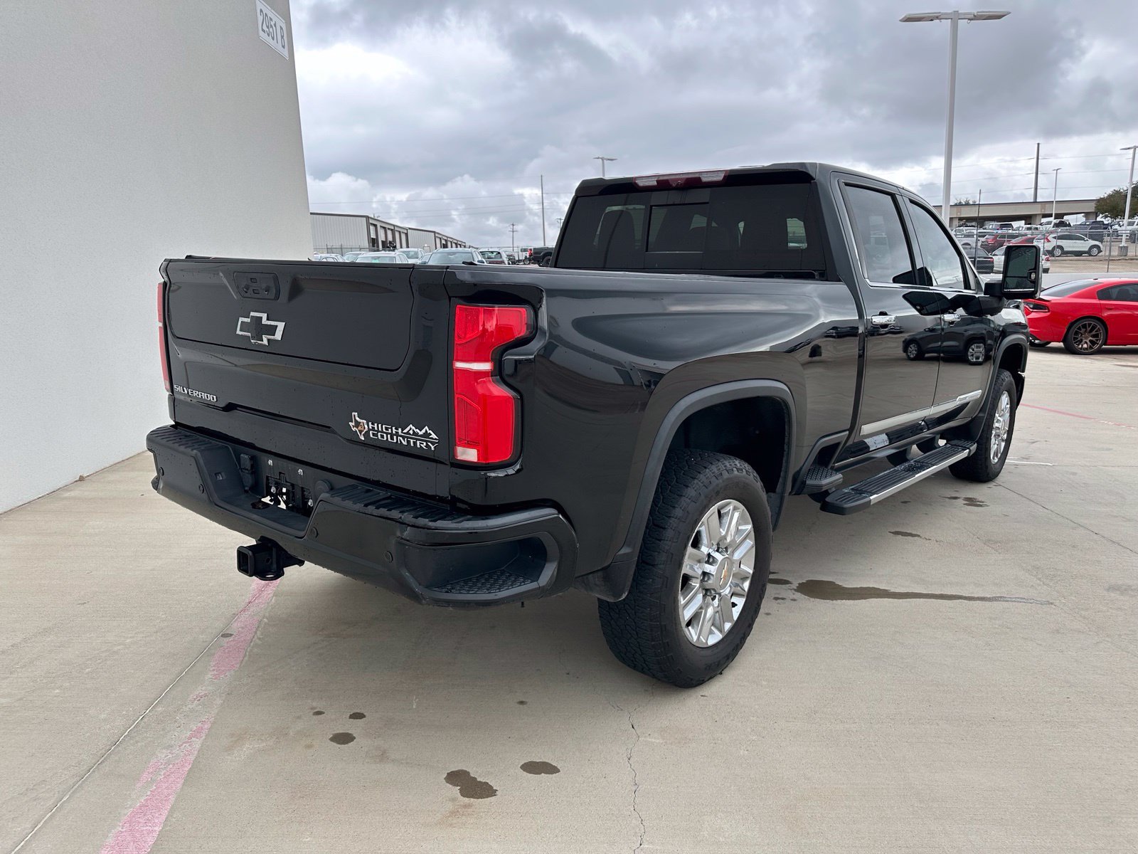 Used 2024 Chevrolet Silverado 2500 High Country w/ High Country Premium Package AWD/4WD image 8