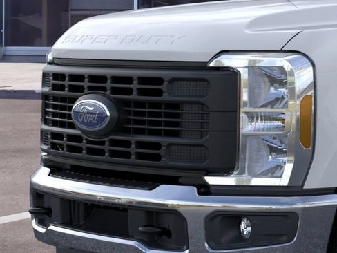 New 2026 Ford F250 XL w/ XL Chrome Package AWD/4WD image 17