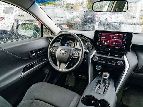 Used 2021 Toyota Venza LE image 21