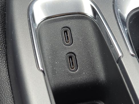 Used 2026 Chevrolet Equinox EV LT FWD image 8