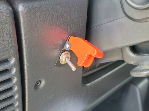 Used 2004 Jeep Wrangler X w/ Convenience Group image 17