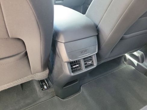 Used 2026 Chevrolet Equinox LT FWD image 10