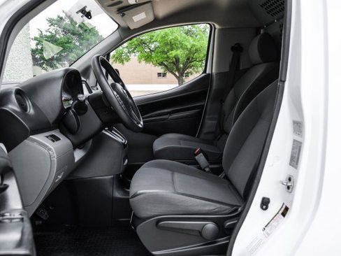 Used 2020 Nissan NV200 S image 3