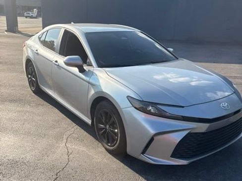 Used 2026 Toyota Camry LE w/ Convenience Package FWD image 4