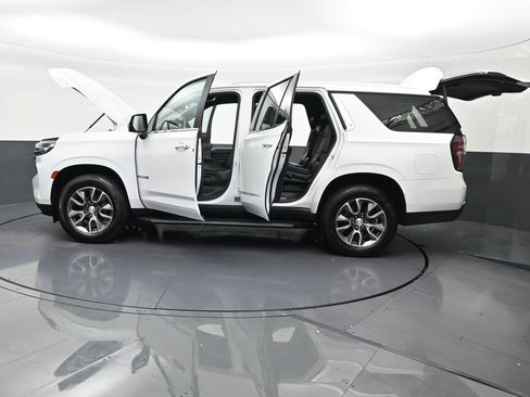 Used 2022 Chevrolet Tahoe LT w/ Luxury Package RWD image 31