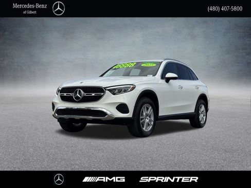 Used 2025 Mercedes-Benz GLC 300 image 1
