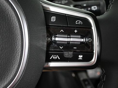 Certified 2025 Kia Sorento SX image 23