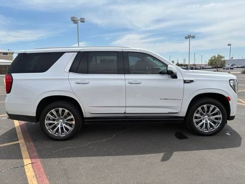 Used 2021 GMC Yukon Denali w/ Denali Premium Package AWD/4WD image 7