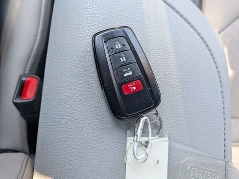 Used 2021 Toyota Camry XSE FWD image 31