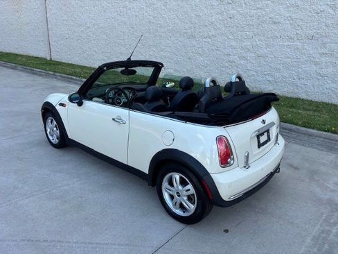 Used 2006 MINI Cooper Convertible FWD image 21