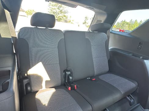 Used 2023 Chevrolet Traverse LT w/ LPO, Floor Liner Package AWD/4WD image 27