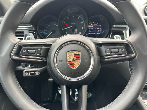 Certified 2025 Porsche Macan AWD/4WD image 25