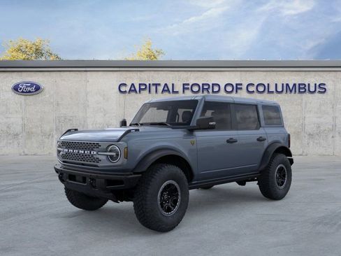 New 2025 Ford Bronco Badlands image 3