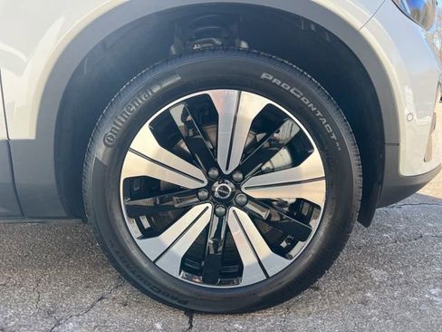 Used 2023 Volvo XC40 Recharge Plus w/ Protection Package Premier image 12