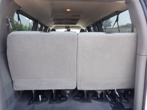 Used 2020 Chevrolet Express 3500 LT w/ LT Preferred Equipment Group RWD image 5