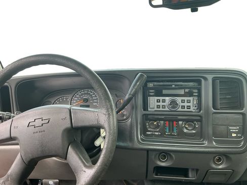 Used 2003 Chevrolet Silverado 1500 W/T RWD image 17