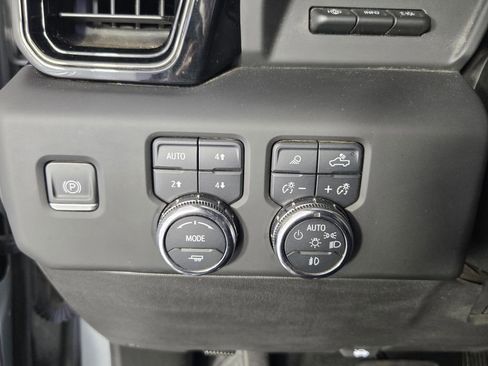 Used 2024 GMC Sierra 2500 AT4 w/ AT4 Premium Plus Package image 24