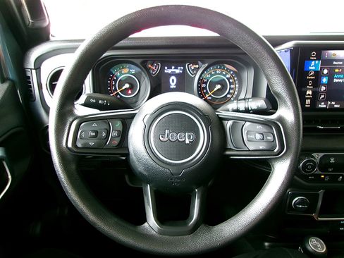 Used 2024 Jeep Wrangler Sport AWD/4WD image 9
