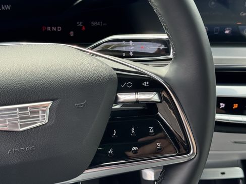 Used 2024 Cadillac Lyriq Luxury AWD/4WD image 20