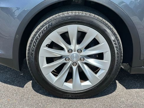 Used 2018 Tesla Model X 75D image 34