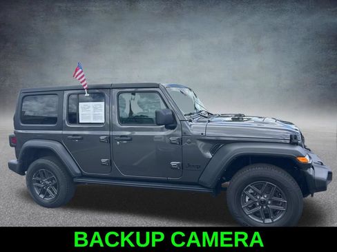 Used 2024 Jeep Wrangler Unlimited Sport AWD/4WD image 4