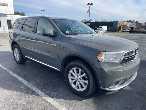 Used 2019 Dodge Durango SXT w/ Trailer Tow Group IV image 2