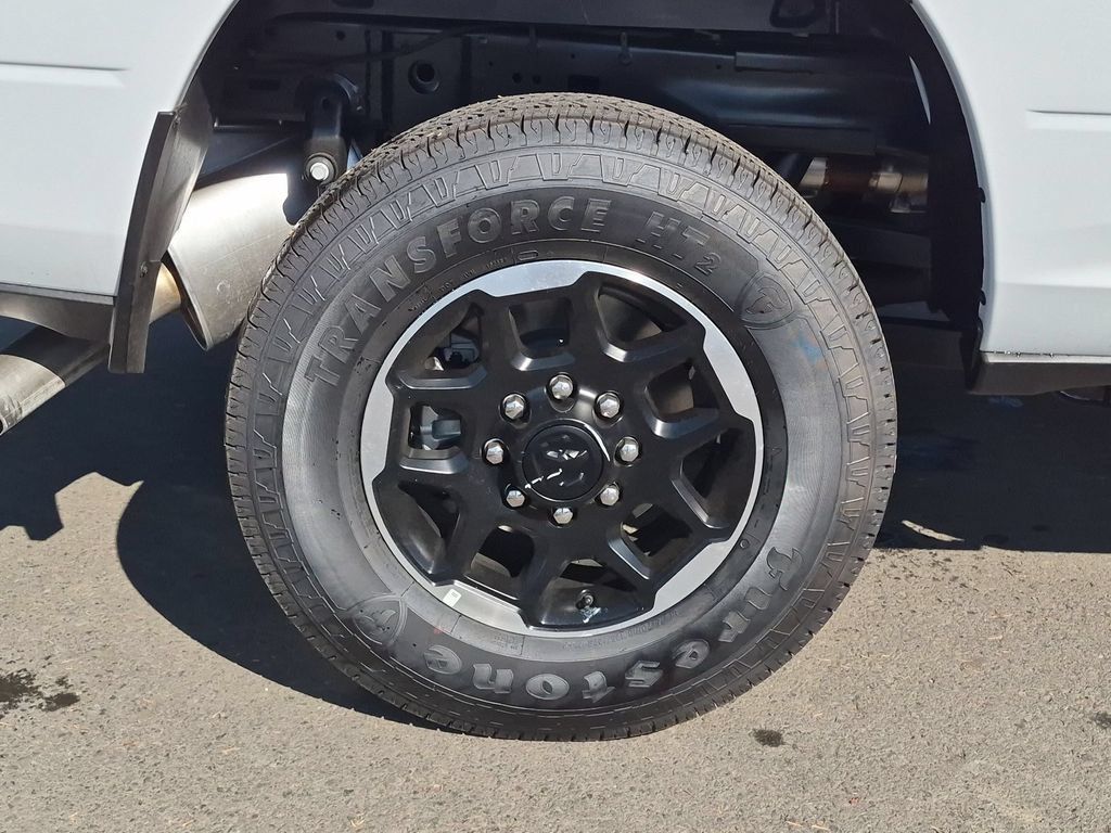 New 2026 RAM 2500 Laramie AWD/4WD image 9