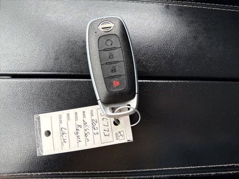 Used 2023 Nissan Rogue SV image 24