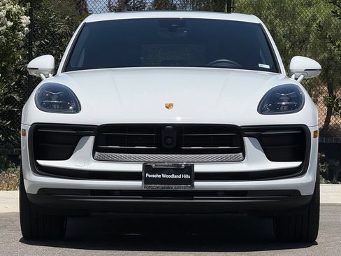 Used 2026 Porsche Macan AWD/4WD image 10