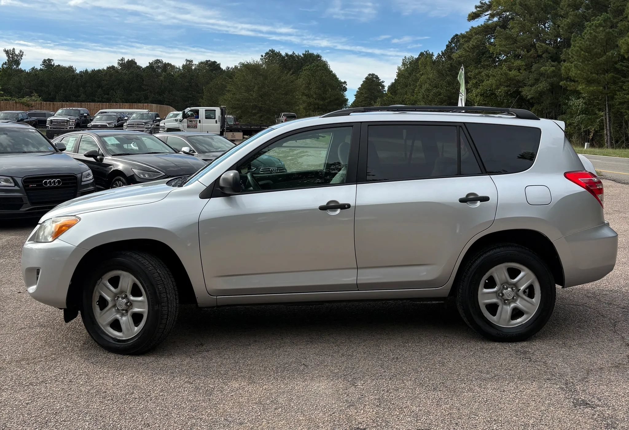 Used 2010 Toyota RAV4 4WD w/ Base L4 Extra Value Pkg image 3
